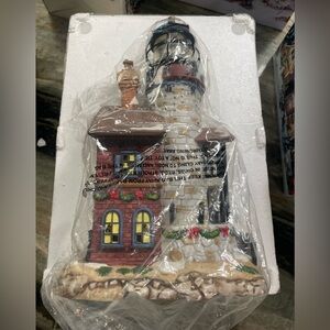 Heartland Valley Village 1999  Porcelain Lighted House Lighthouse
